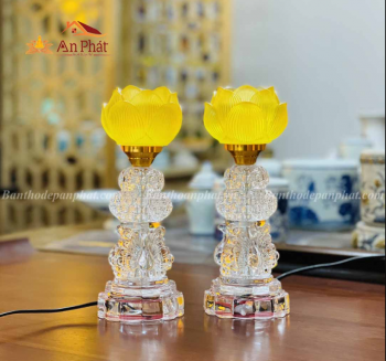 Đèn thờ đặt vị trí nào trên bàn thờ chuẩn phong thủy